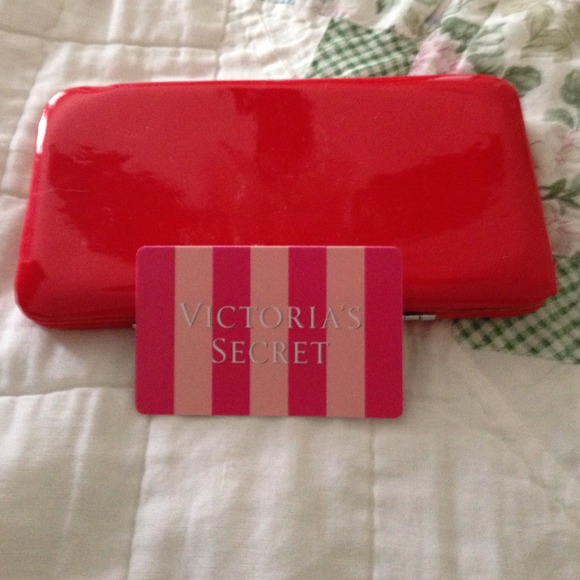 Red clutch