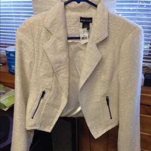 💰SOLD💰 White vintage style blazer-- NWT