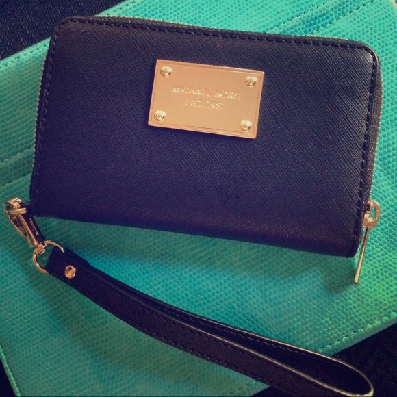 Michael Kors Clutches & Wallets - ON HOLD @foxily Michael Kors Authentic wristlet.