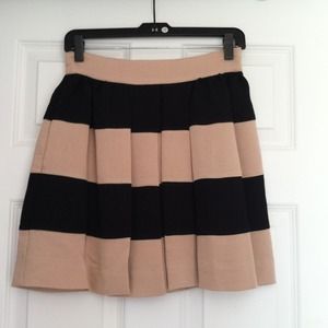 Never worn! Bcbgeneration pleated colorblock skirt