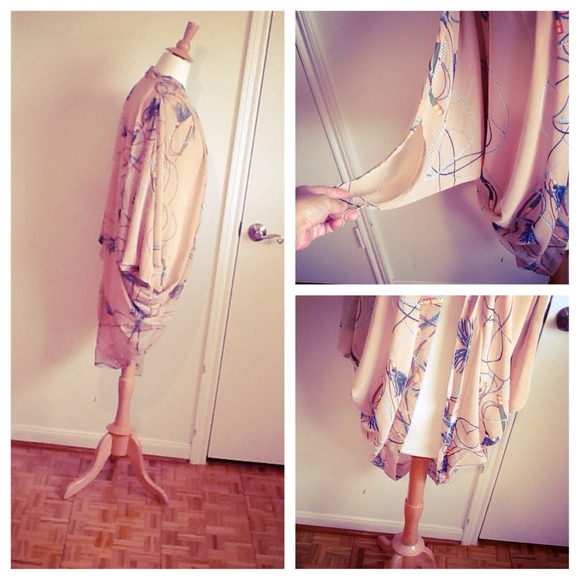 **SOLD**Sheer Beige Navy Red Print Kimono Cardigan - Picture 3 of 4