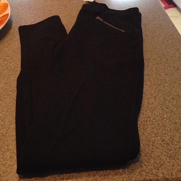 NWT black equestrian like leggings