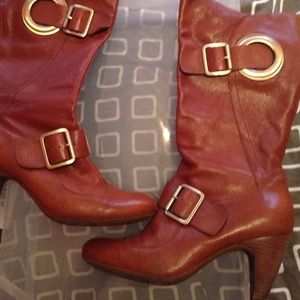 Low heel BCBG boots