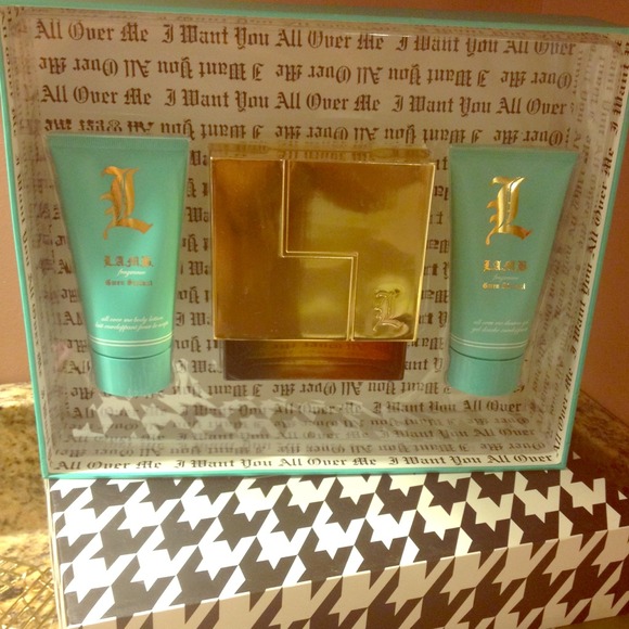 📦HOLD 📦Gwen Stefani Perfume Set Never Used
