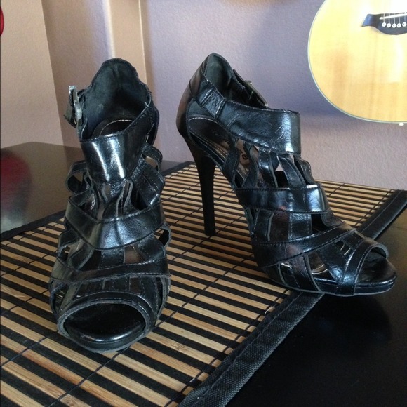 Black leather (man made) high heels - Picture 2 of 4