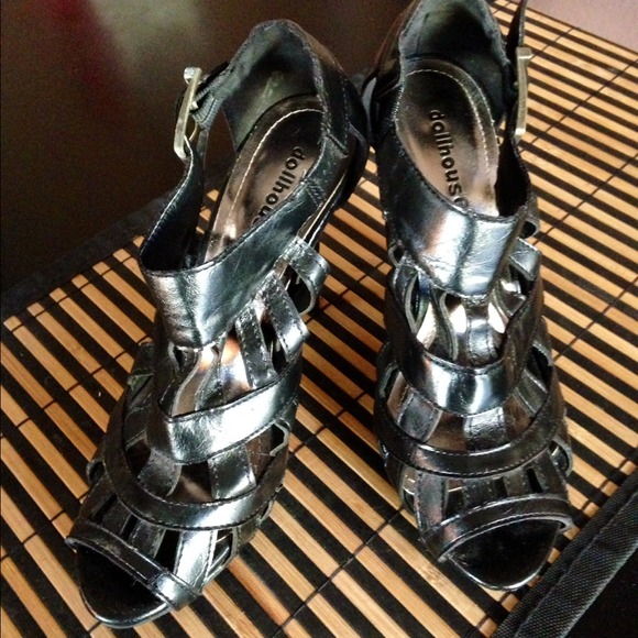 Black leather (man made) high heels - Picture 3 of 4