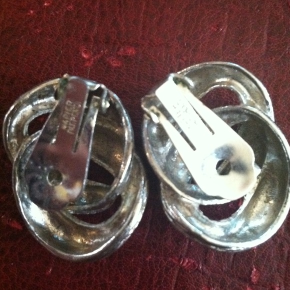 Silver twist earrings - Picture 2 of 2