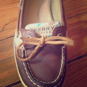 ON HOLD!! Sperry Top Sider Brown Leather Shoes