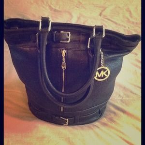 Michael Kors large bucket tote