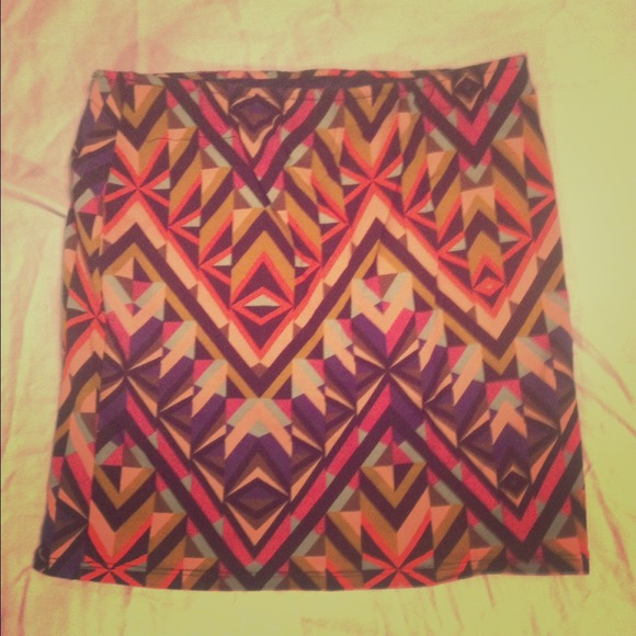 Tribal Mini Skirt. 💛