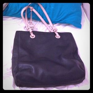 Micheal Kors black leather bag
