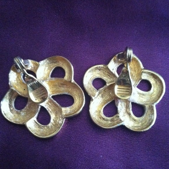 Octopus Style Earrings - Picture 2 of 2