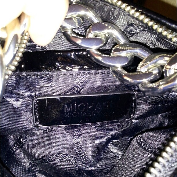 MICHAEL KORS PURSE - Picture 4 of 4