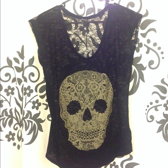 💥BUNDLED💥 Express Skull & Lace Cap Sleeve Top