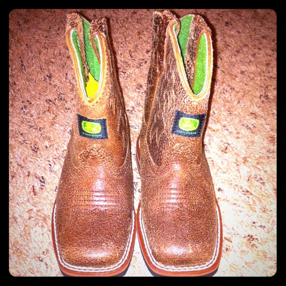 🚫SOLD🚫BRAND NEW Size 5M toddler boots