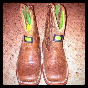 🚫SOLD🚫BRAND NEW Size 5M toddler boots