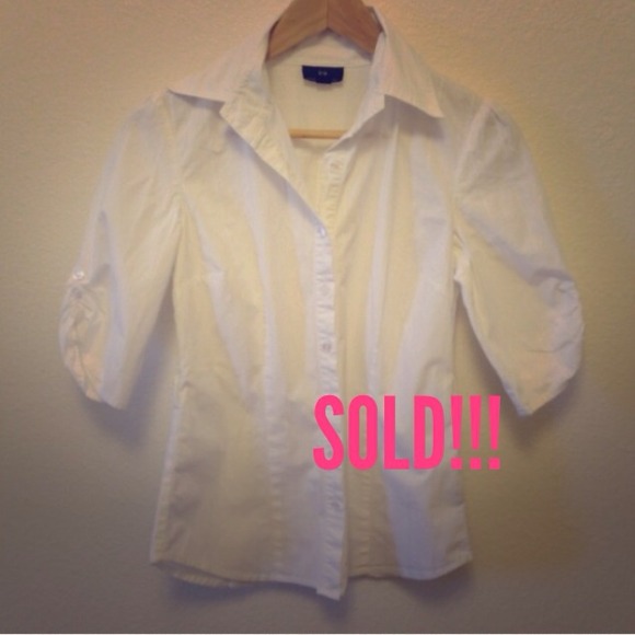 🎀Crisp white button up🎀