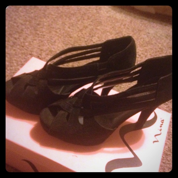 Vera Wang Heels. 👠❤️