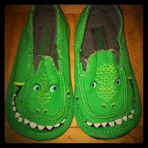 📦Sold in Bundle📦 5 Toddler Carter's shoes