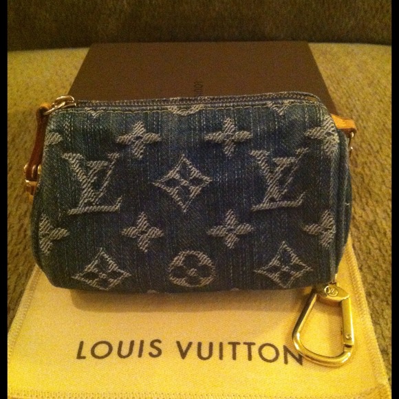 👛Louis Vuitton denim case👛✋🏻Sold - Picture 2 of 3