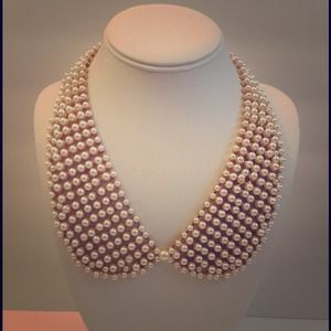 Peter Pan pearl collar