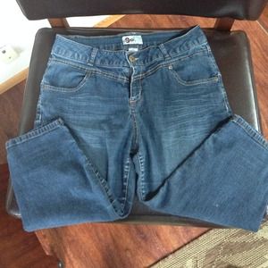 🎉REDUCED🎉 SO stretchy denim capris