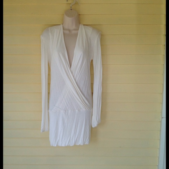 Winter white tunic SZ M keyhole back