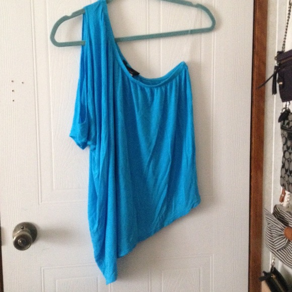 One side cold shoulder blue top