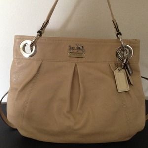 *****SOLD*****Authentic coach bag