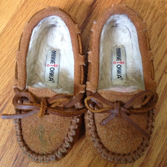 **SOLD**Toddler Minnetonka moccasins size 7