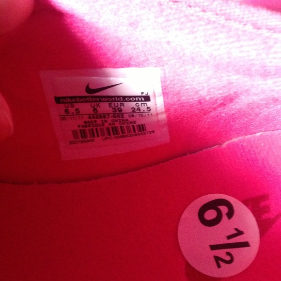 ⛔️SOLD ⛔️ nike pink/red canvas - Picture 2 of 3