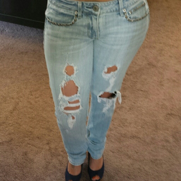 CLOSING CLOSET 8 / 31 Destroyed AE Jeans