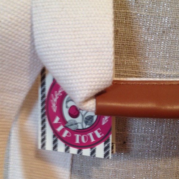Large BBW VIP tote - Picture 3 of 5