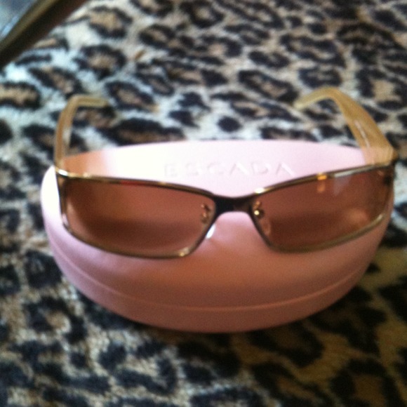 Accessories - Escada sunglasses