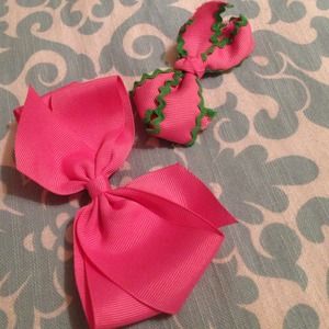 Pink bows!