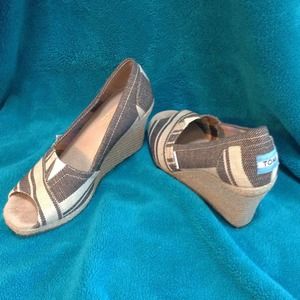 TOMS wedges