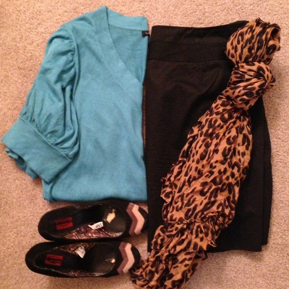 Teal Banana Republic shirt