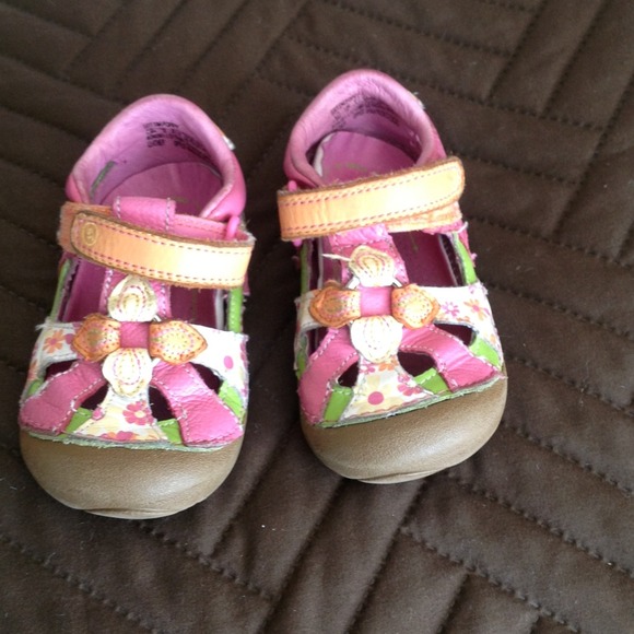 Toddler girl shoes stride rite