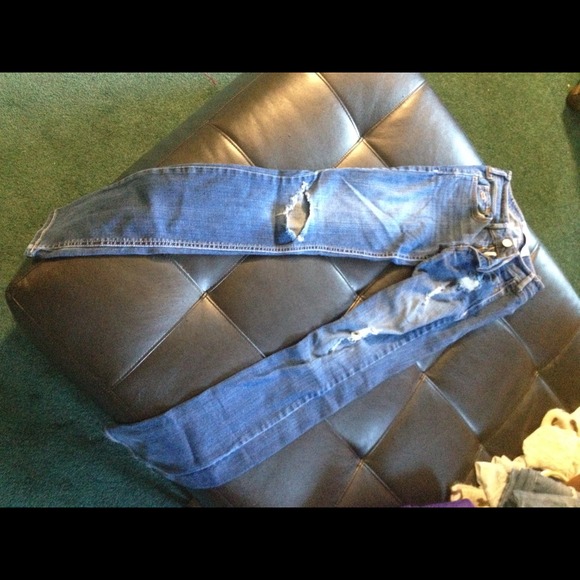 Hollister distressed skinny jeans