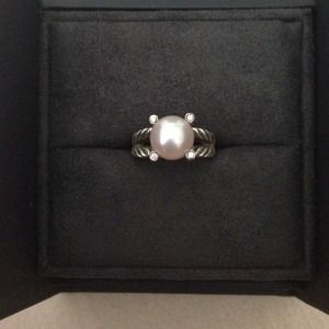 Authentic David Yurman cable pearl ring w diamonds