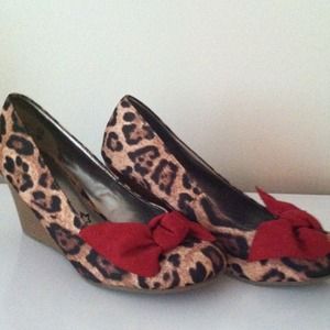 Leopard low heels!