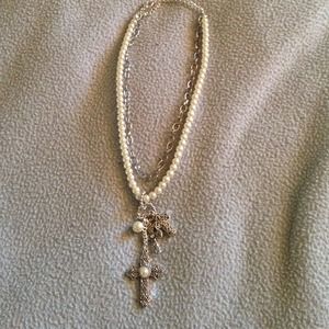 🚫 SOLD 🚫 Pearl and chain necklace
