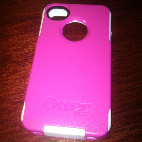 Reserved for @mlb921 iPhone 4 or 4s otter box