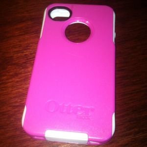 Reserved for @mlb921 iPhone 4 or 4s otter box