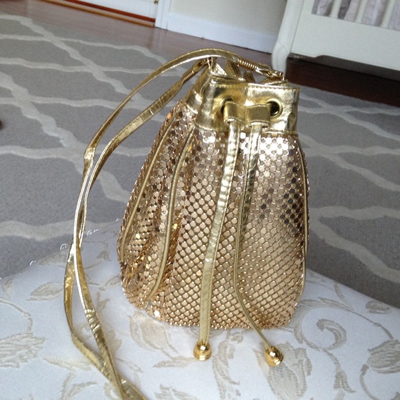 Vintage mesh gold purse