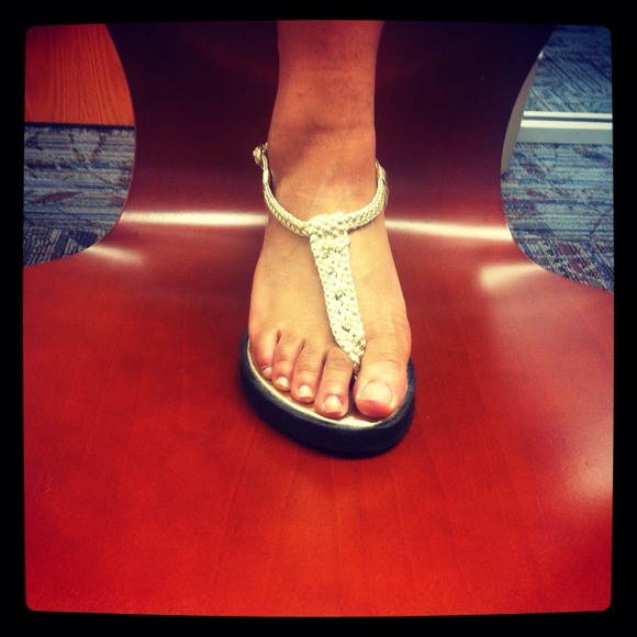 Gold sandal hills - Picture 3 of 4