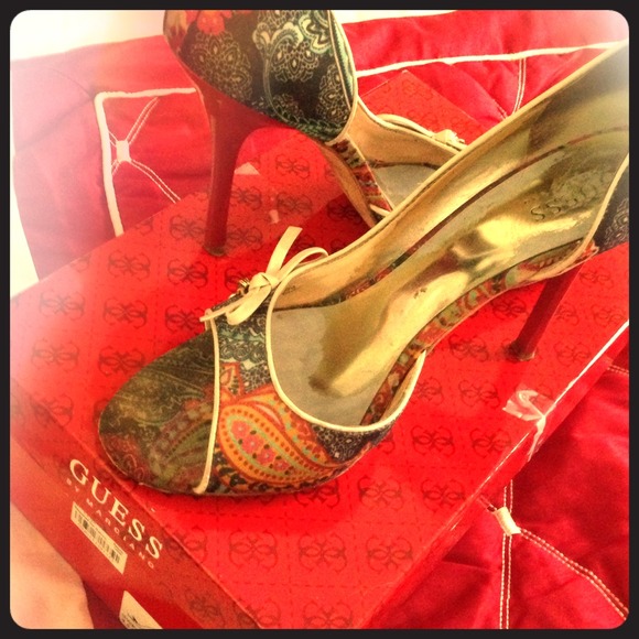 Guess heels