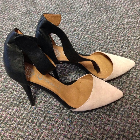 Jeffrey Campbell solitaire