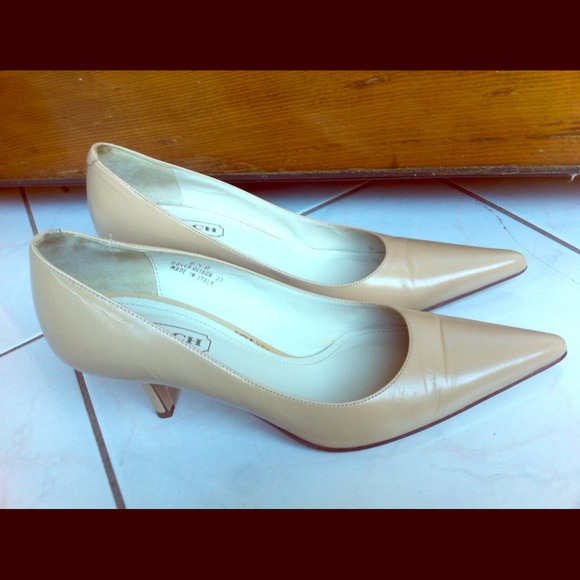 Camel Coach Heels
