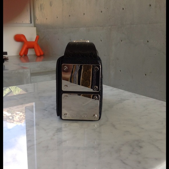 HOST PICK -Michael Kors mosfit boxy shoulder - Picture 3 of 4